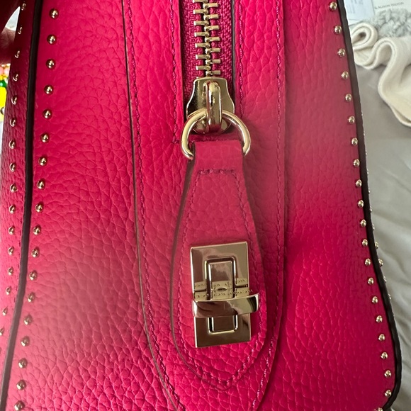 Henri Bendel NEW pink Leather Shoulder Stunning bag with zip & button closure - Picture 4 of 10